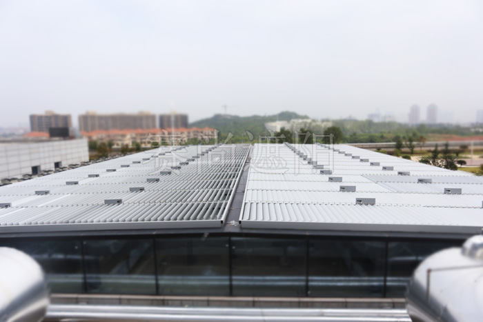 建筑玻璃頂部外遮陽活動百葉應(yīng)用實景圖