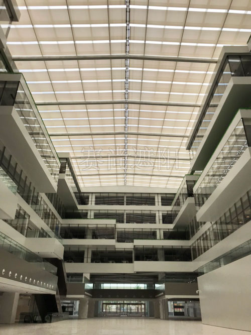 京東研發制造中心FTS電動天棚遮陽簾實景圖