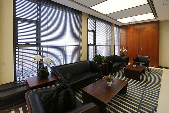 電動(dòng)百葉簾實(shí)景圖