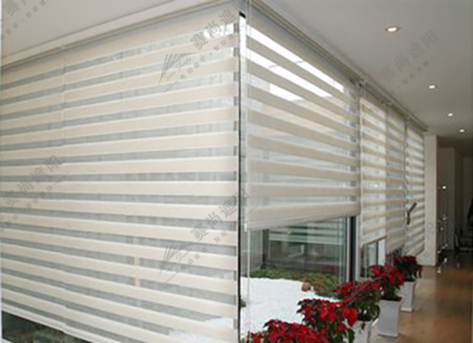 圖：遠程控制窗簾