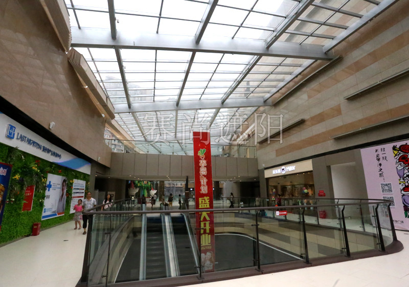 FCS電動(dòng)天棚簾商場(chǎng)遮陽(yáng)應(yīng)用